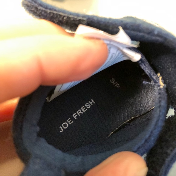 Baby slippers and newborn mittens - Picture 9 of 14